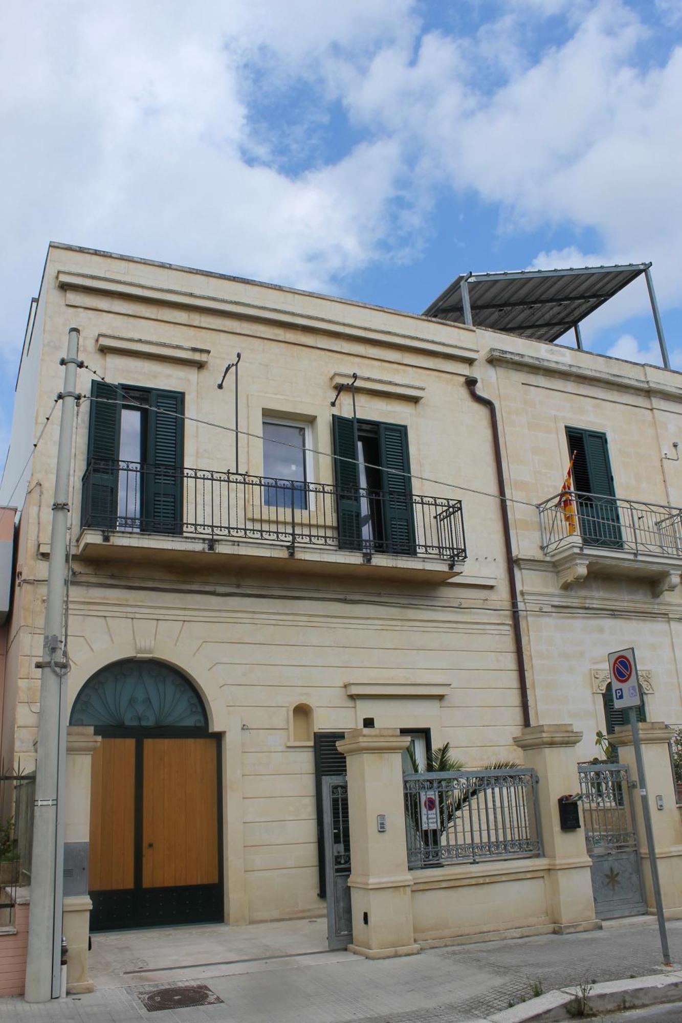 Dimora Le Tre Muse Guesthouse Lecce Exterior photo